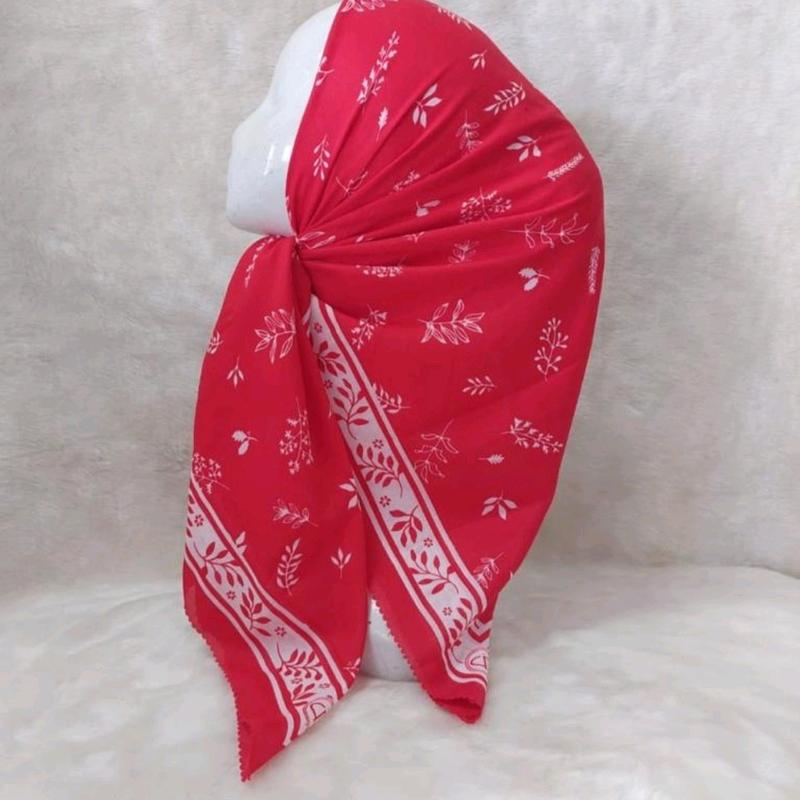 jilbab segi empat motif bunga merah putih 0