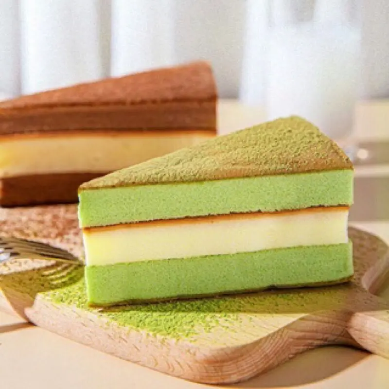 Bánh Tam Giác Phổ Biến – Bánh 3 Hương Vị Đặc Biệt: Matcha, Socola, Phô Mai –  1kg Gồm 10 Bánh Thơm Ngon. Bánh bông lan vị matcha, sô cô la và phô mai