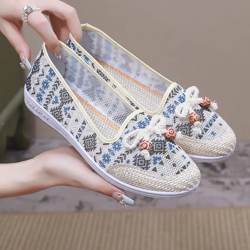 Mesh shoes breathable cloth shoes women's mesh mom shoes flat soles openwork seniors granny shoes soft soles summer
