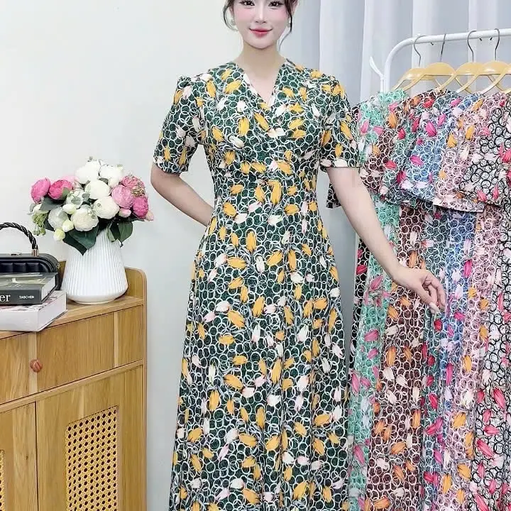Váy lụa tay lỡ cho ngày Tết - Thương hiệu  Women 0