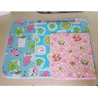 Miếng lót chống thấm, chiếu nhựa lót chống thấm cho bé, kích thước 48 x 65 7