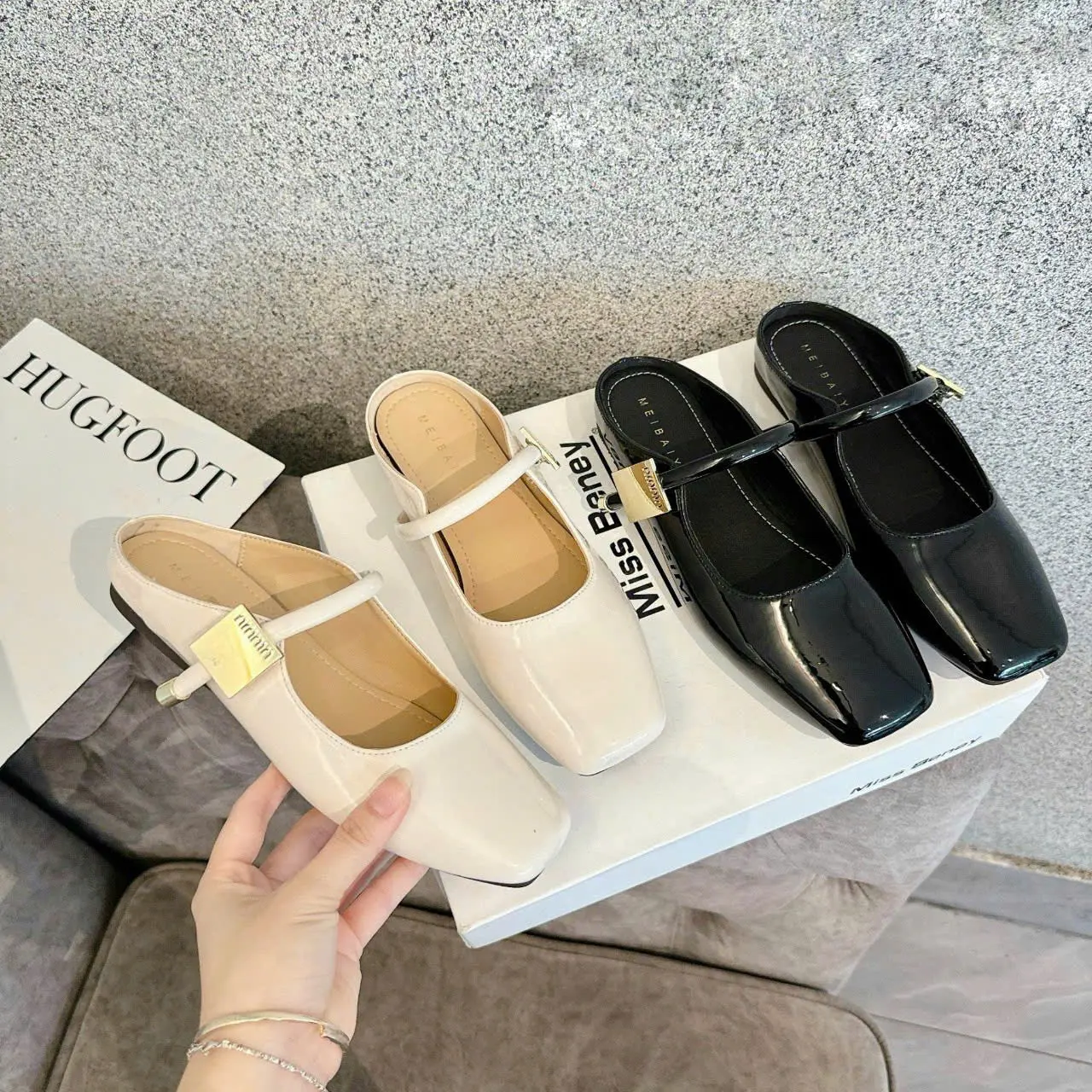 Giày sục da bóng dây ngang đính khuy mạ chống xước đế dẻo mềm êm