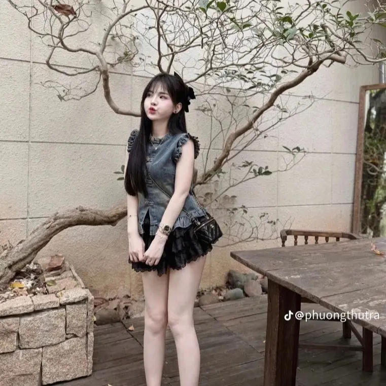 Áo Jean Sát Nách Tay Viền Bèo Cúc Đồng Hottrend