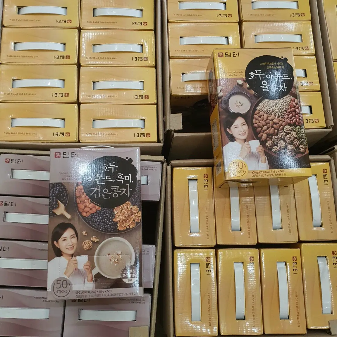 Bột Ngũ Cốc Óc Chó Hạnh Nhân -  Mè Đen Đậu Đen Damtuh Hàn Quốc Hộp 50 gói (900g)