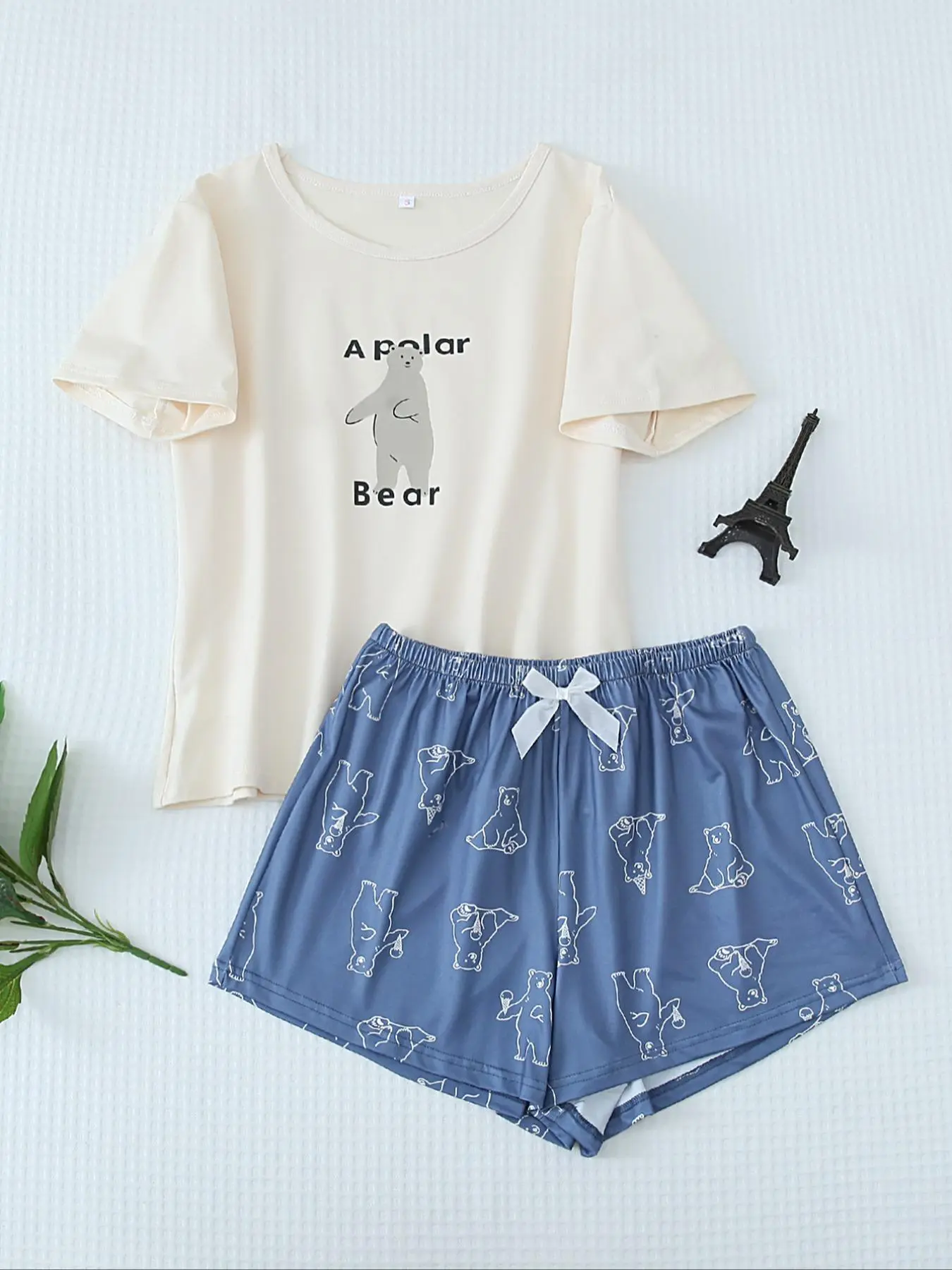 Two-piece Set Women's Cartoon Bear Print Tee & Bow Decor Shorts Pyjama Set, Round Neck Short Sleeve T-Shirt & Elastic Waist Shorts PJ Set, Casual Comfy Loungewear Set for Women