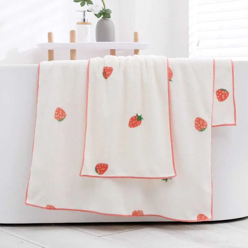Bộ Lông Cừu San Hô Gấu Hoạt Hình, Mềm Mại Và Mịn, Khăn Tắm Dâu Tây, Khăn Mặt, Dành Cho Người Lớn Và Trẻ Em, Thích Hợp Cho Phòng Tắm Gia Đình 3