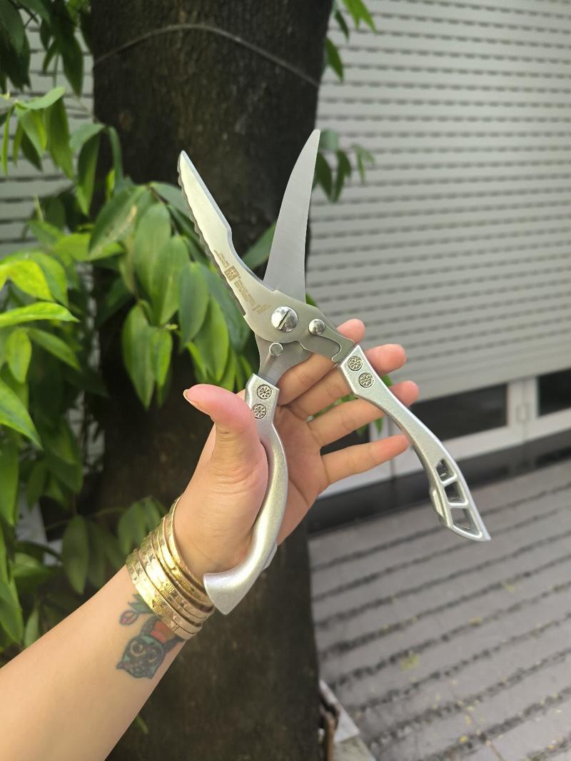 Product Introduction of Kéo cắt xương G.à loại tốt Thương hiệu Đức 2