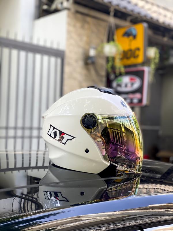 ( Tặng túi và tem kyt) Mũ bảo hiểm royal xh01 1 kính màu trắng bóng Helmet