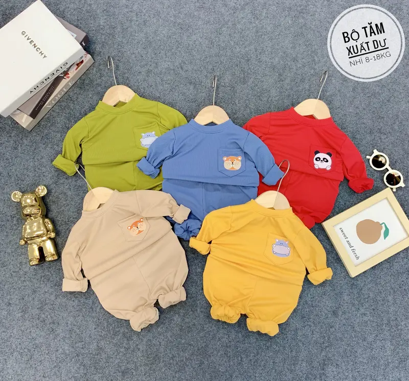 Bộ quần áo thu đông chất len tăm cho bé trai bé gái, thiết kế có túi ngực cổ tròn cho em bé từ 7-19 kg 0