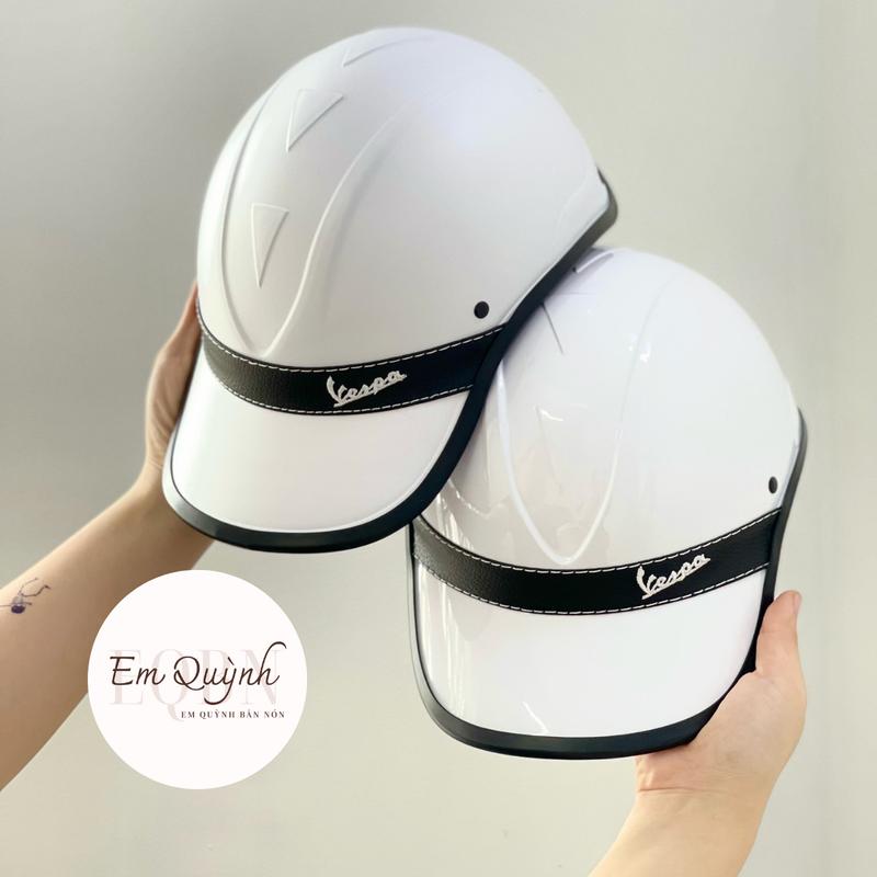 (ẢNH SHOP CHỤP) Mũ bảo hiểm lưỡi trai Vespas màu trắng viền đen nam nhám nữ bóng Phụ Kiện Sport