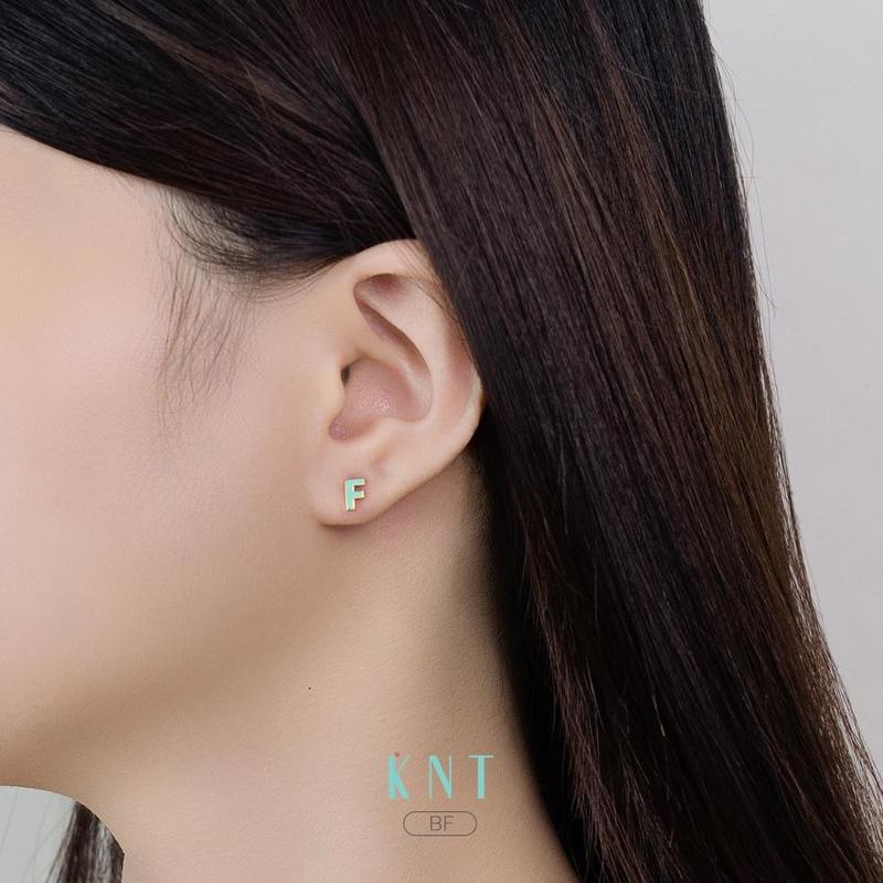 Hoa tai vàng  10k “Sea LA Vie” Chữ F tráng men đính đá cao cấp CZ kèm chốt vàng 10k - Hoa tai nữ [Kim Ngọc Thủy] 2