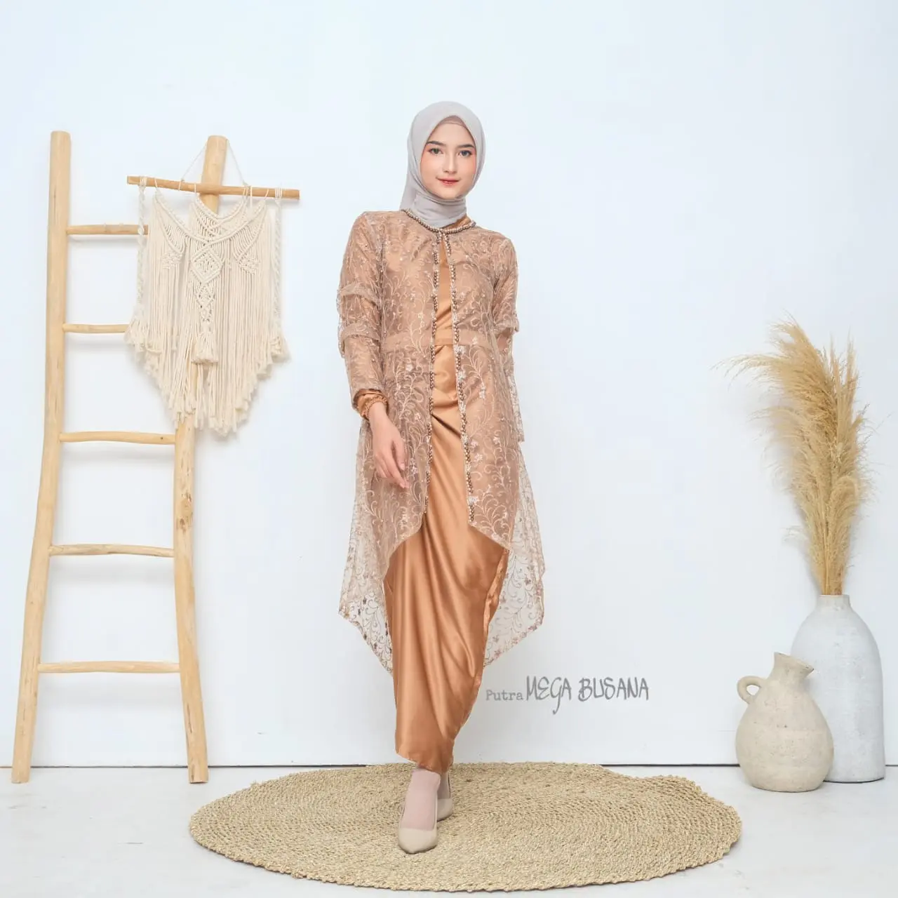 Nia Rompi Satu Set Inner Outer Queenbee Fashion Gamis Muslim Wanita Pesta Kondangan Bridesmaid Wisuda Brokat Tile Bordir Motif Payet Mutiara Dress