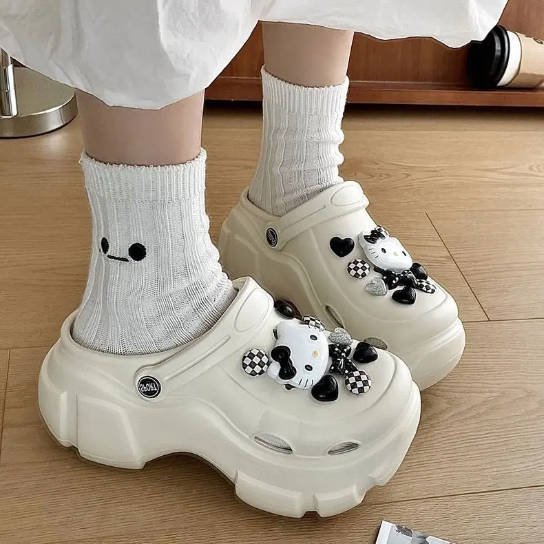 Giày Coros Đế Dễ Thương, Nữ Mùa Hè Mới, Thiết Kế Hoạt Hình Hello Kitty, Tăng Chiều Cao, Không Trơn Trượt, Dép Lê Ngoài Trời Đi Biển Baotou, 2024 5