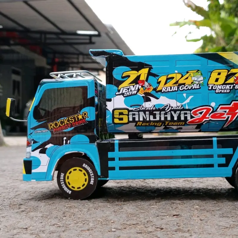 Miniatur rc truk canter Set Hadiah Pengendali Jarak Jauh Game Elektrik Cowok Cewek Beraneka warna Pendidikan dump truk canter Kado Lampu Roda 4