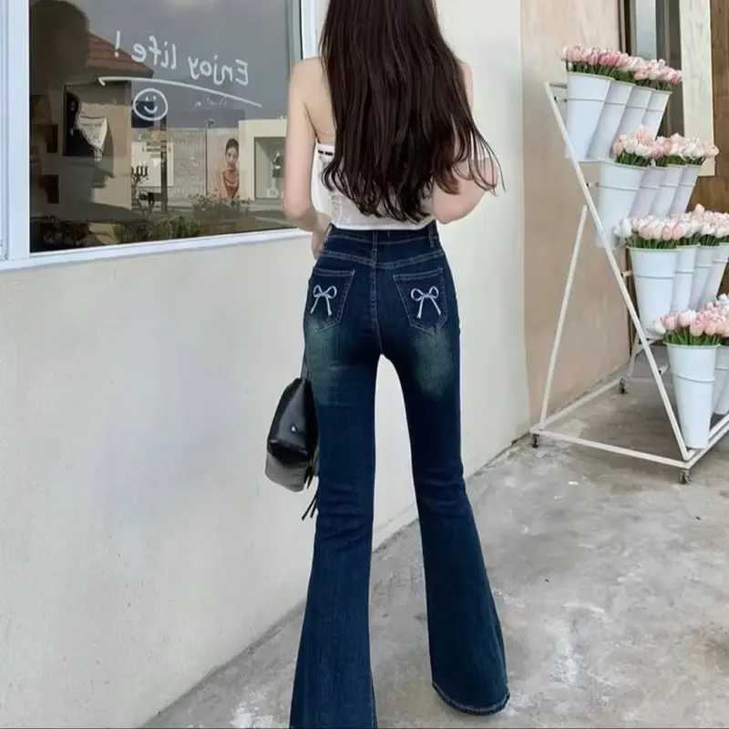 QUẦN JEANS ỐNG LOE TÚI THÊU NƠ HACK DÁNG HOTTREND 3