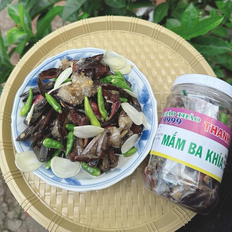 Ba Khía Sữa Trộn Tỏi, Ớt Xanh 1 Hũ Trọng Lượng 500gr, (gồm 300gr ba khía, 200gr nước), vị dịu, đậm đà, tỏi ớt Food 0