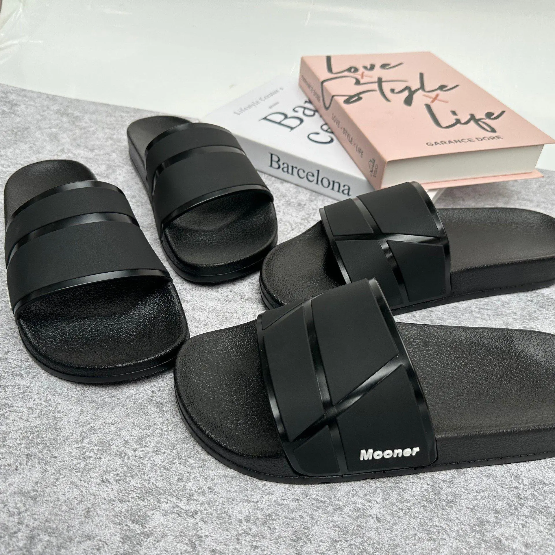 Dép nam nữ quai ngang MOONER chất liệu cao su cao cấp chống nước,chống trơn trượt Slipper dep cap