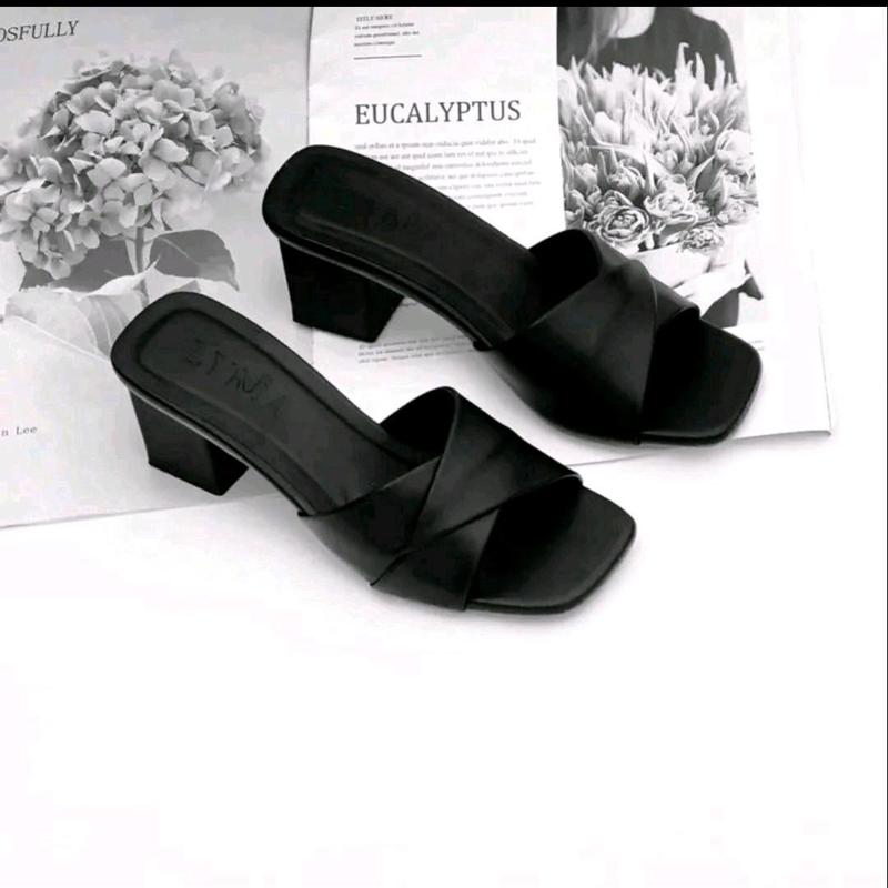 Product Introduction of Size 35-45 Giày Cao Gót Nữ 5 Phân ms34 Quai Xếp Da Mềm Êm Chân DéP Shoes 3