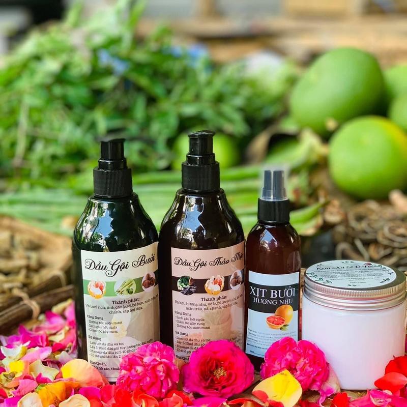 Dầu gội bồ kết Ba mẹ con nhà Ngọc chai 350ml Dưỡng Tóc