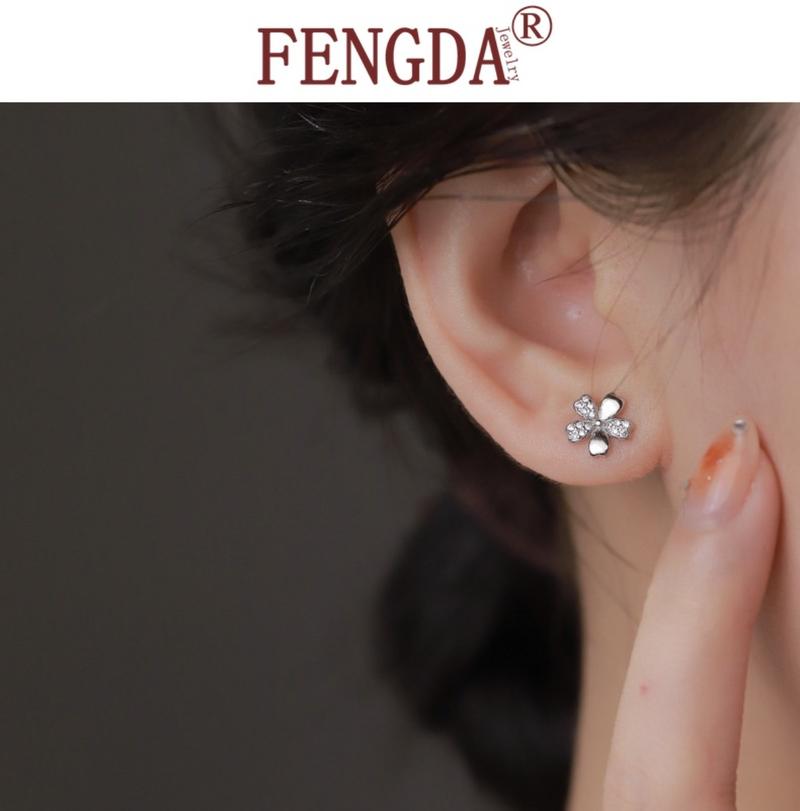 Product Introduction of Cod Flower Niche Design New Elegant Cherry Blossom Earrings Gold 37