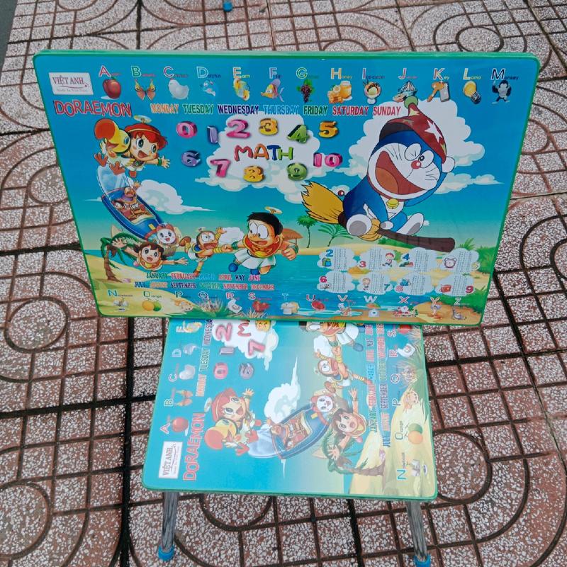 Bàn học sinh, sinh viên hình Đôrêmon Đã lắp ráp 40x60 1