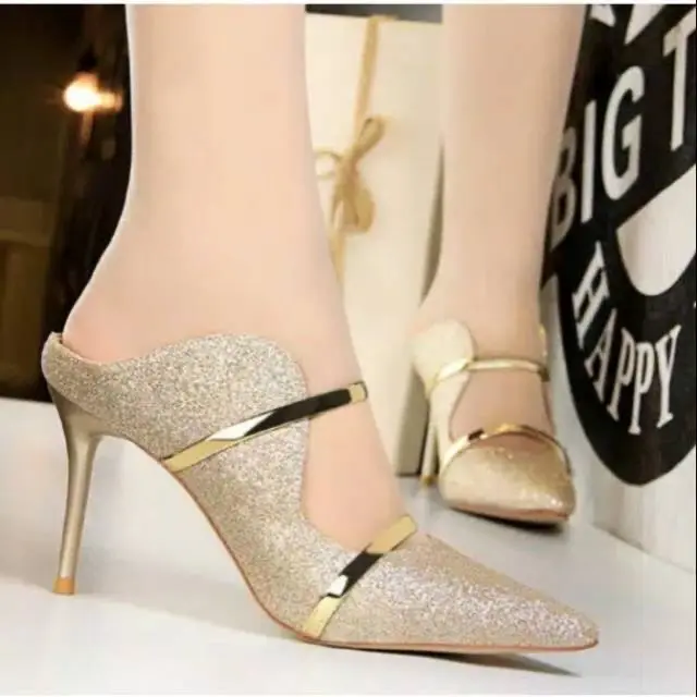 Sepatu High Heels Gliter Model 2023 Wanita Warna Hitam dan Gold Tersedia dalam 4 Ukuran