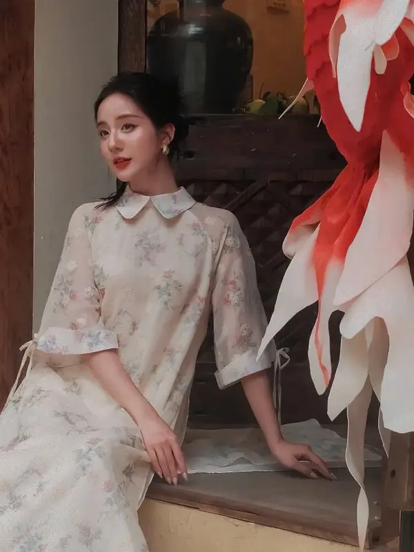 Set áo dài in hoa thêu 4 tà chất vải thô S5059 áo phối cổ sen tay gập đính nơ dáng suông kèm quần lụa nhẹ nhàng Maian 3