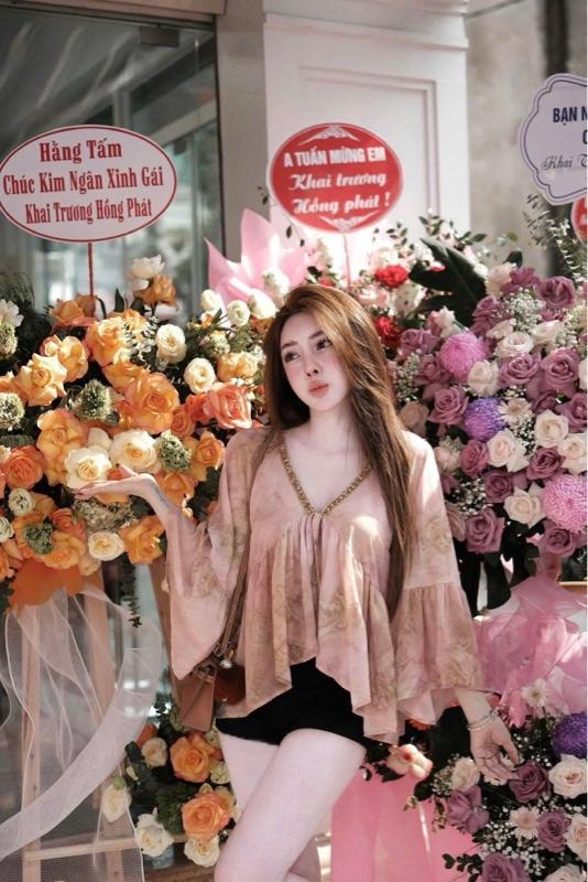 Product Introduction of [HÀNG Sẵn]Áo Loang Tơ Hồng Viền Nhũ Cổ V Tay Loe Bánh Bèo Áo Nữ Thiết Kế Top Women 9