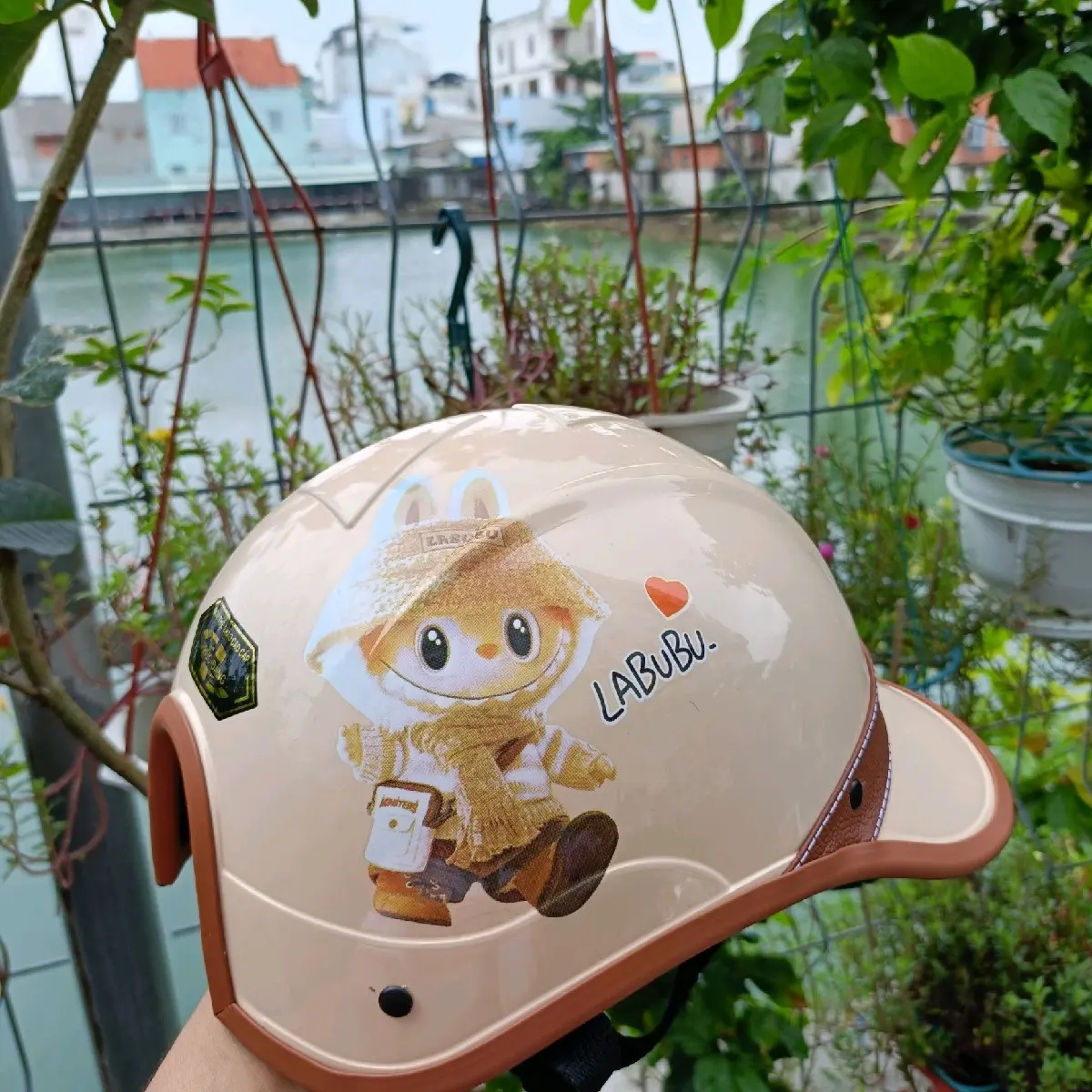 Nón Kết Vespa tem hình siêu kute