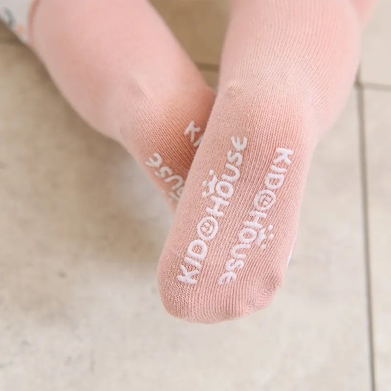 Kaos Kaki Panjang Anak Bayi Anti Slip Korea Motif Import Karakter Lucu 4
