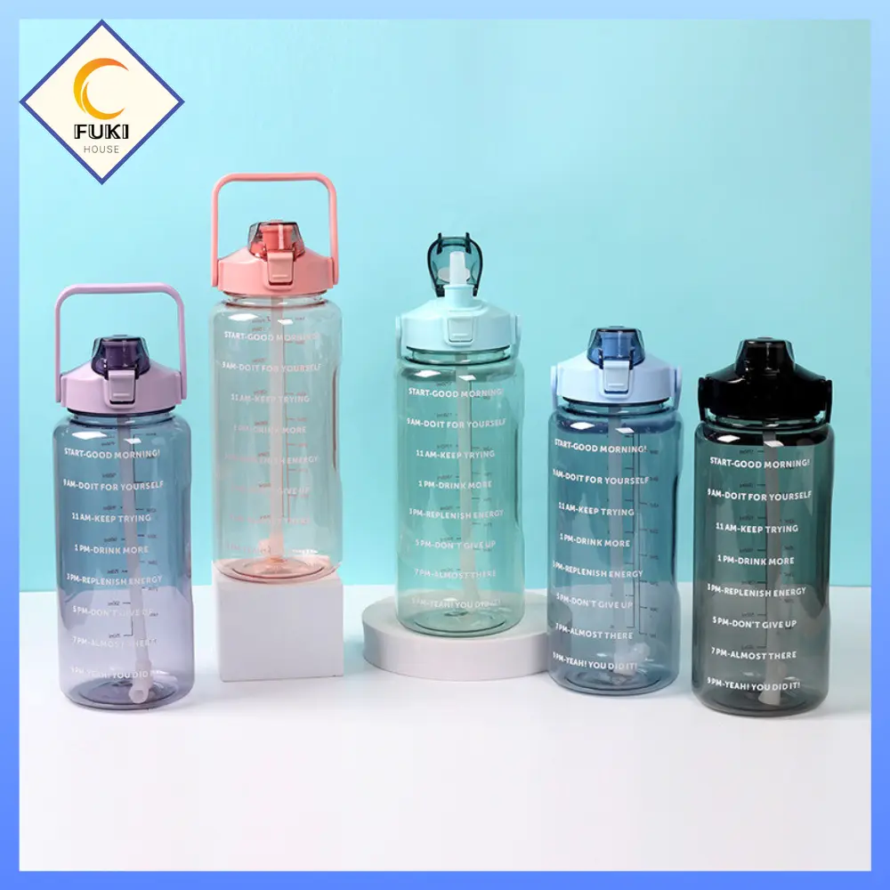 Bình nước dung tích 2L, chất liệu nhựa, nhắc nhở uống nước có quai xách và ống hút tiện lợi