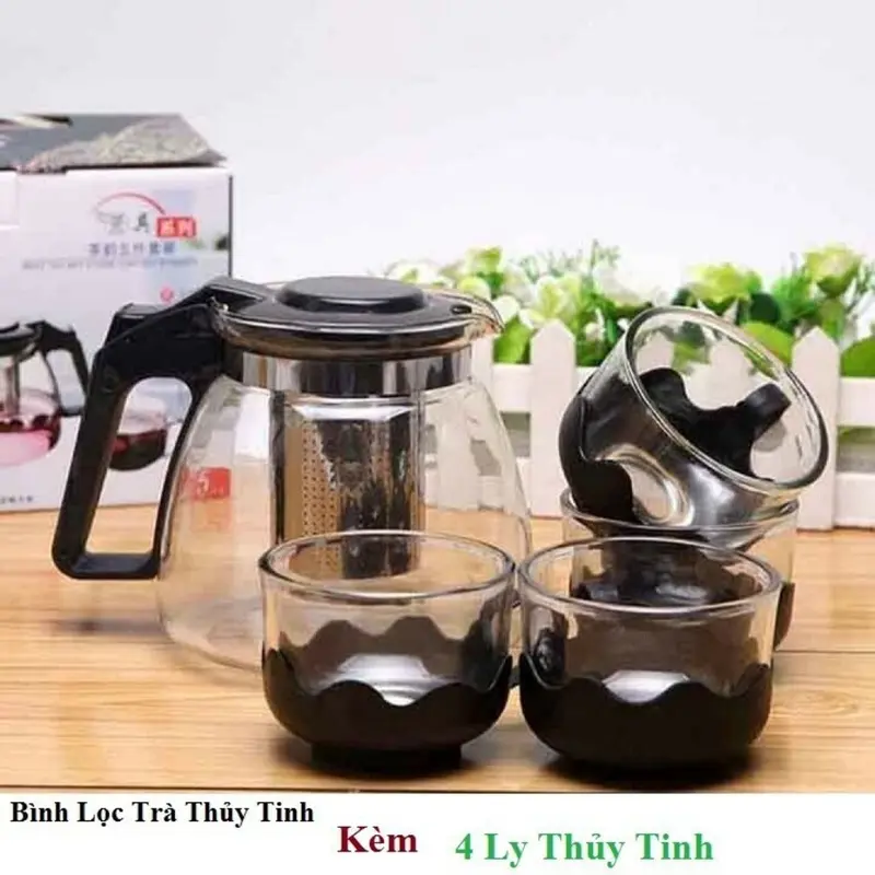 Bình lọc trà dung tích  700ml thủy tinh tặng kèm 4 cốc 1