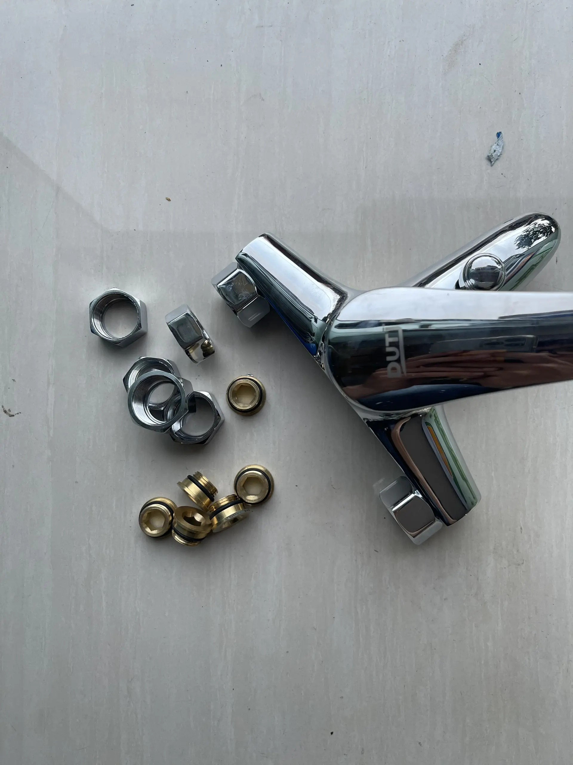 Bộ Ốc Chân Sen Inox Ruột Đồng Thau Nóng Lạnh Hàng loại dày và mỏng