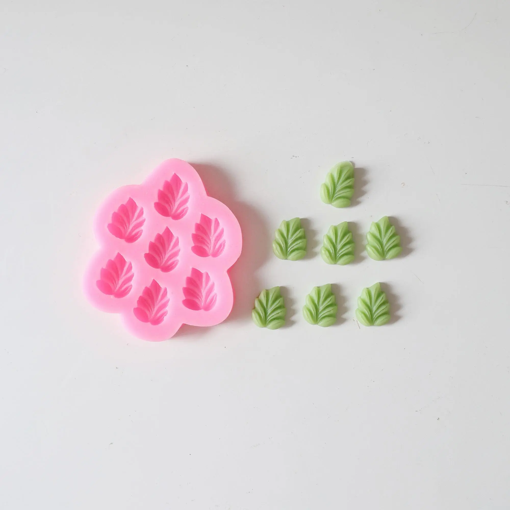 Leaf Shaped Silicone Mold, Handmade Candle DIY Mold, Aromatherapy Candle Accessory Mold, DIY Resin Mold, Baking Mold, Kitchen Supplies