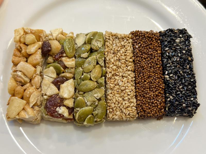 Product Introduction of (ครึ่ง กก.)งาขาว งาดำ งาม่อน Mixงา เม็ดมะม่วง เม็ดฟักทอง ธัญพืช มะพร้าวคั่ว รวมทุกรสชาติมาให้แล้ว กินแล้วไม่เบื่อ อย่าลืมแบ่งเพื่อนกินด้วยนะ หวานพอดี อร่อยมาก 34