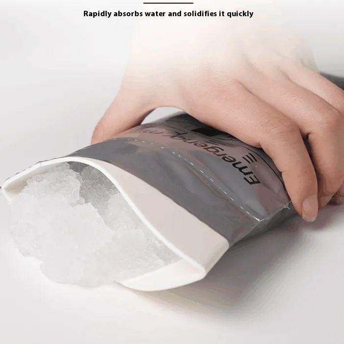 Product Introduction of Emergency Urine Bag Portable Urine Artifact Travel Men and Women Available Convenient Plastic Bag Car Disposable Urine Bag 9
