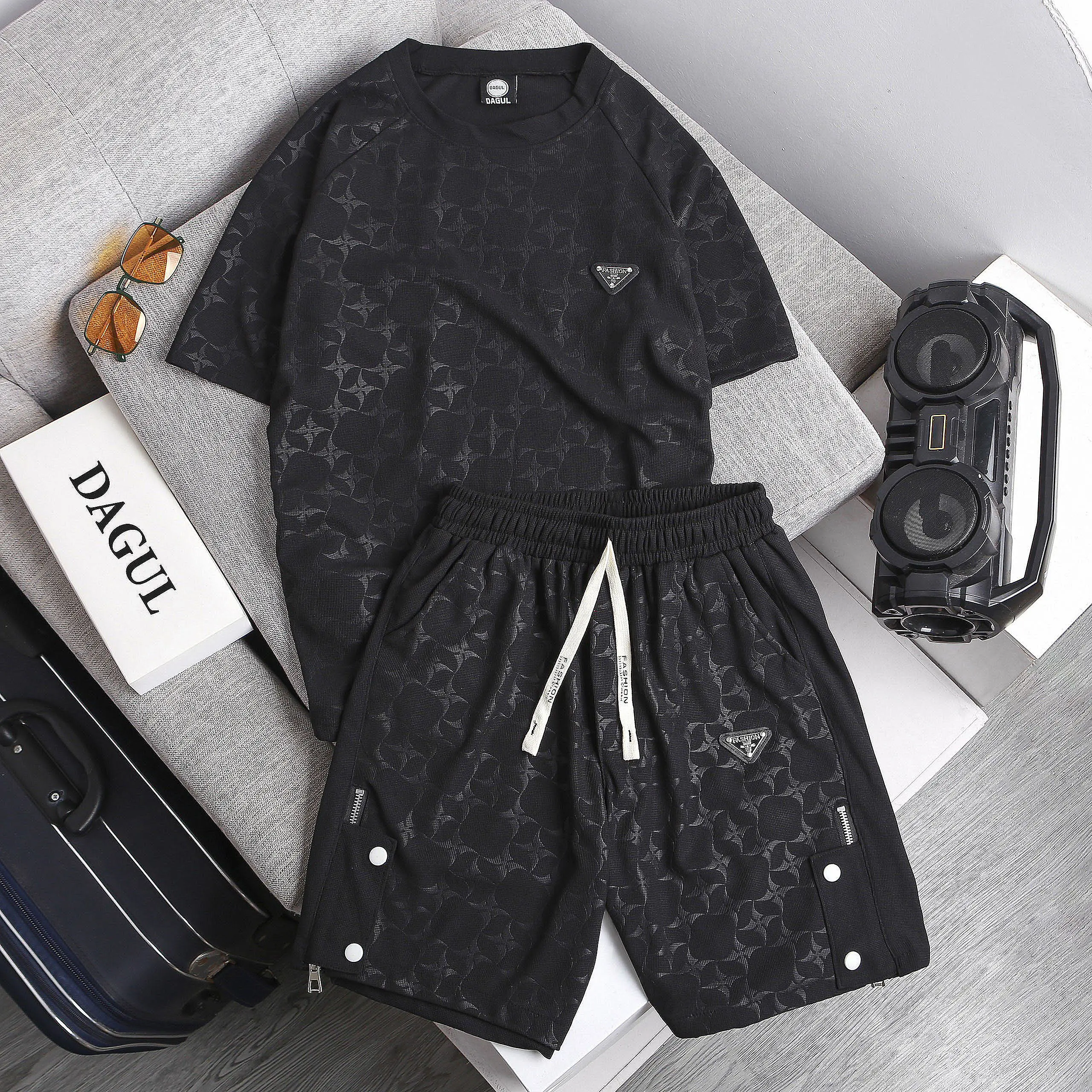 Đồ bộ nam nữ thể thao dập hình họa tiết vân nổi logo fashion ,Bộ chất liệu vải Waffle thoáng mát  Chạy Bộ