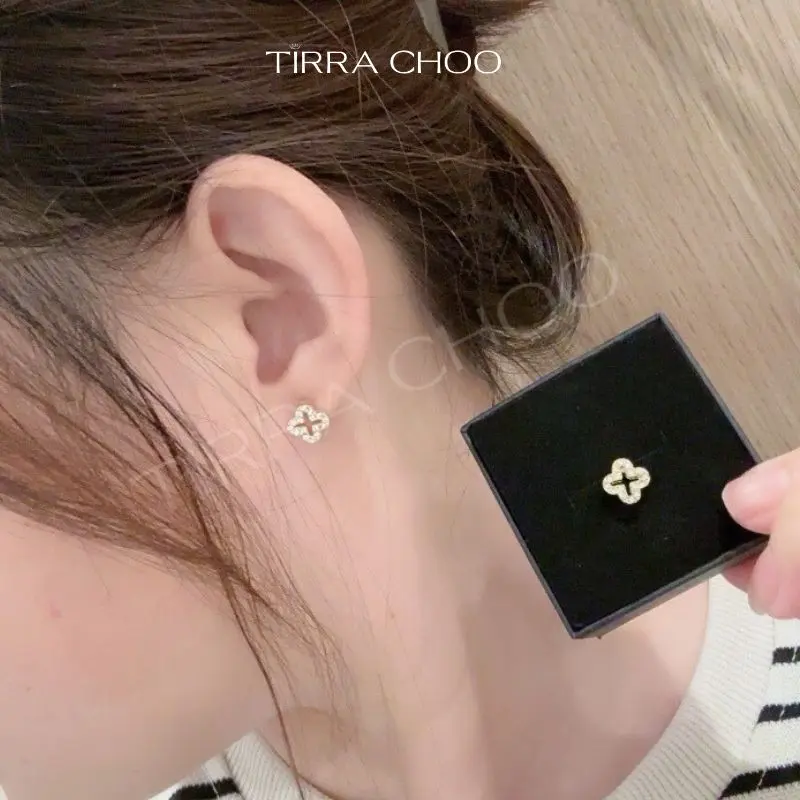 Bông Tai Nữ Tirra Choo Hình Cỏ 4 Lá May Mắn Đính Đá