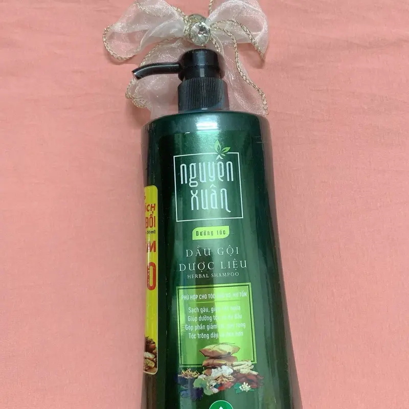Dầu gội dược liệu nguyên Xuân dưỡng tóc  chai lớn  500ml 0
