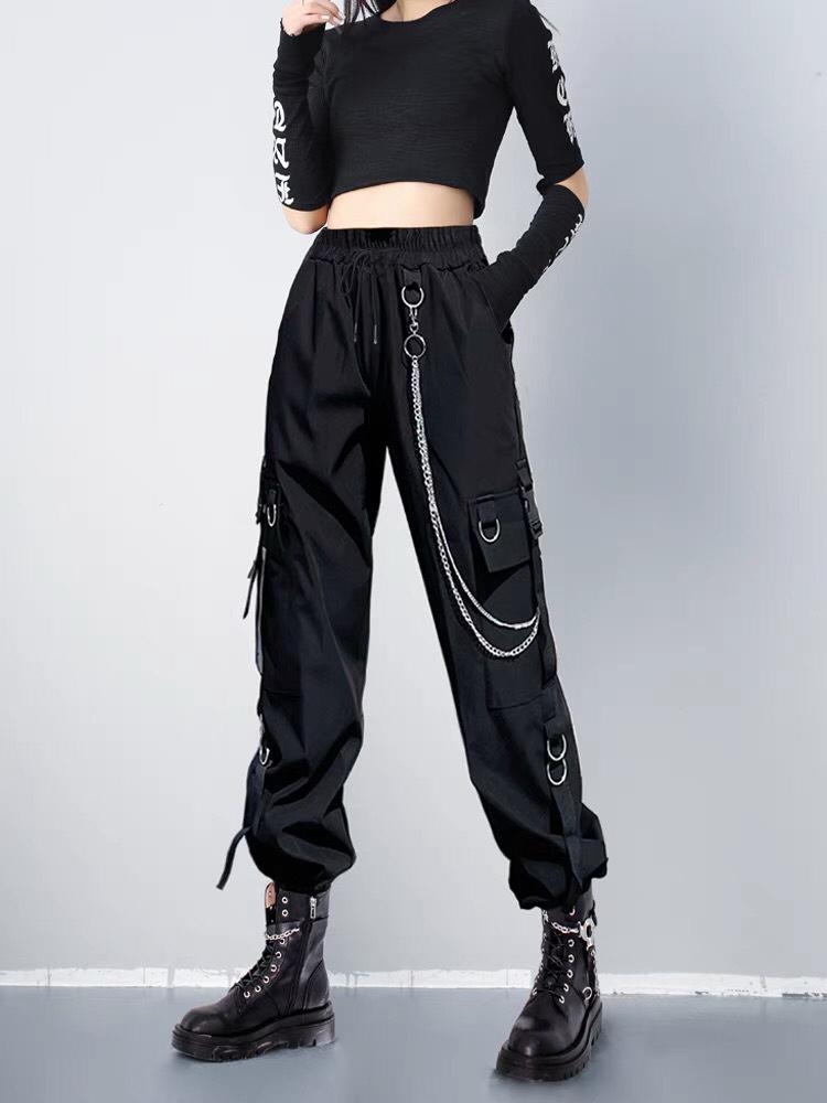 Product Introduction of Quần cài khuy có tặng kèm phụ kiện 1 xích, chất kaki, 3 size unisex  nam nữ mặc được Menswear Pants Kem 5