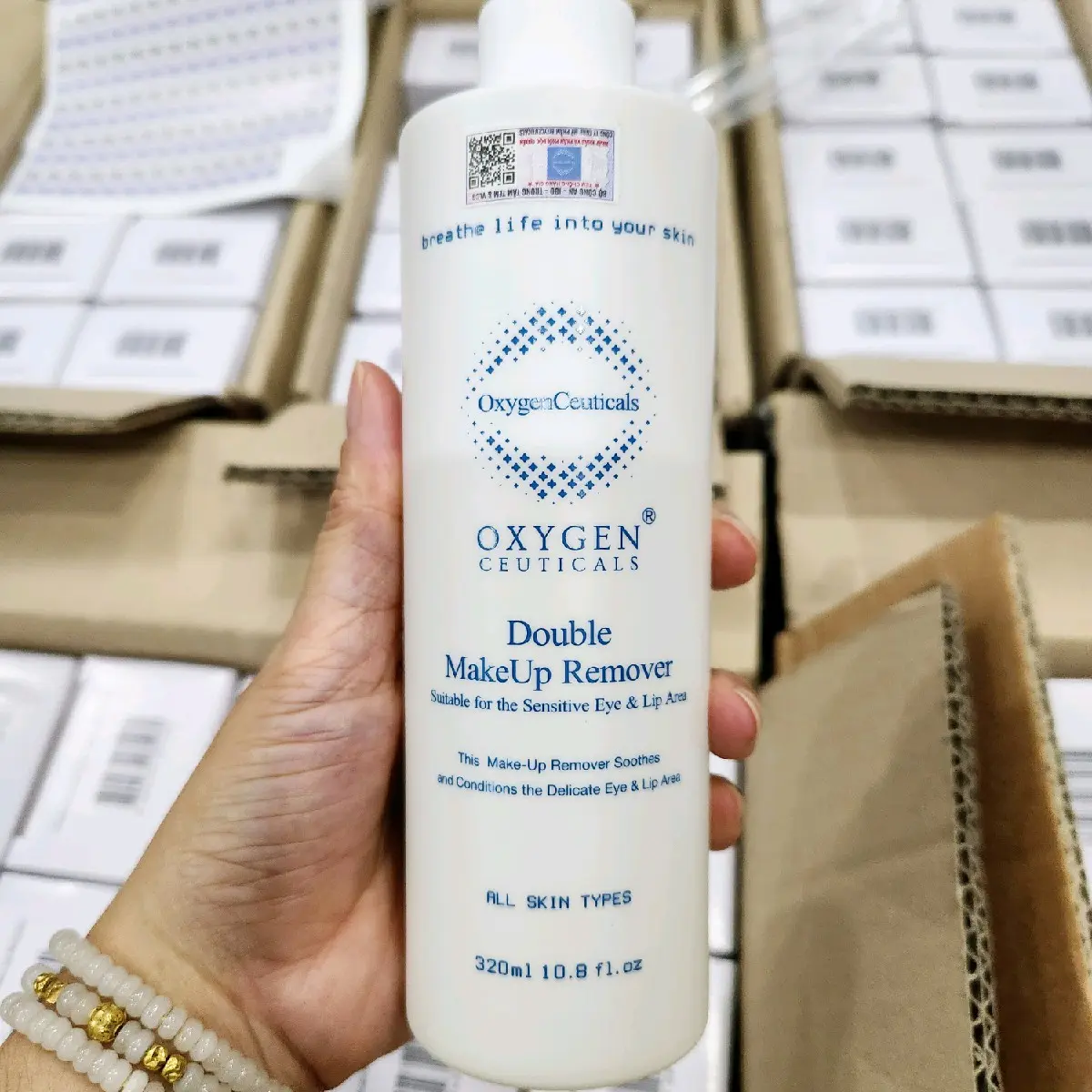 Dầu tẩy trang Double Makeup Remover Oxygen ceuticals 320ml ,Làm sạch sâu.Được tặng kèm 100 Sữa rửa mặt của hãng