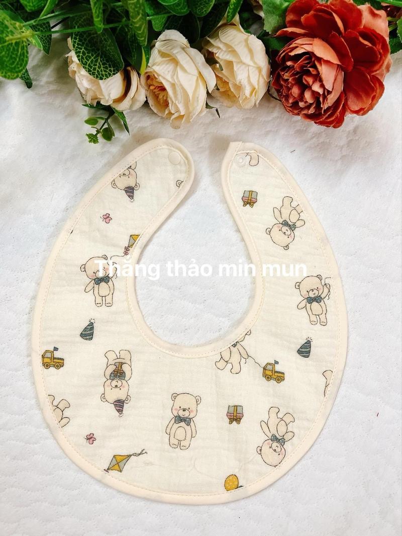 Product Introduction of Yếm ovan cho bé trai và  bé gái  được  làm từ vải musslin nguyên chất an toàn cho da và sức khỏe  cho bé 6