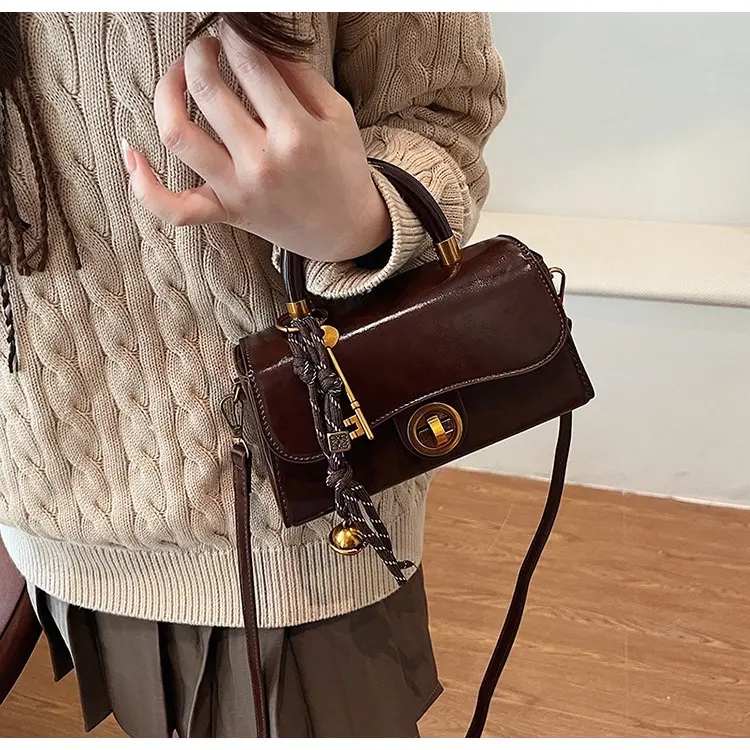 Túi xách nữ A112 thời trang đeo chéo cầm tay tặng kèm móc khoá hàng quảng châu cao cấp ( size 22cm) 5