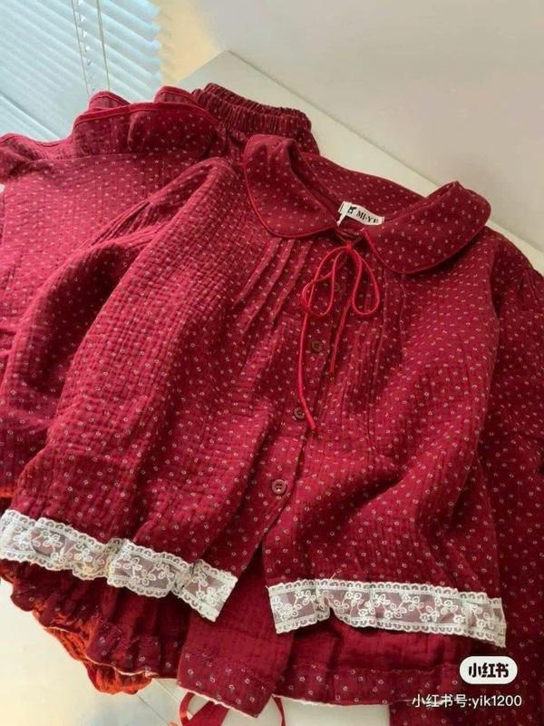 Product Introduction of Bộ pijama hoa nhí đỏ, sét bộ ngủ chất xô Muslin cổ sen tay bồng phối ren bèo đáng yêu mặc được cả hè và đông cho nữ 15