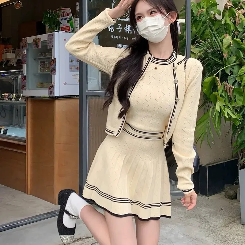 Sét Bộ Len Viền Kẻ 3 Chi Tiết Màu Kem Be Dành Cho Nữ Freesize Dưới 52kg Women Kem Top - Áo 1