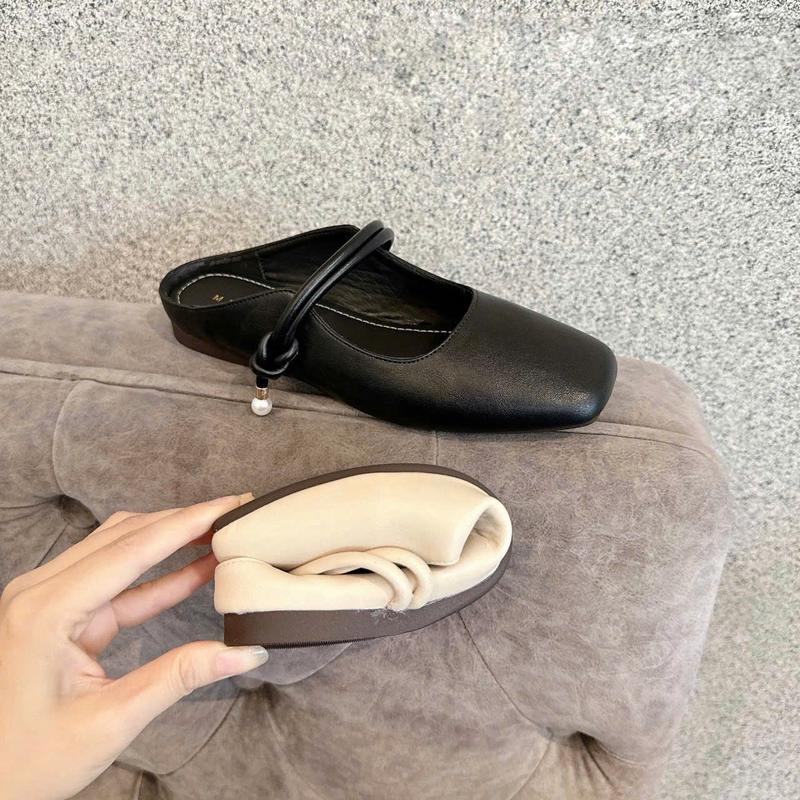 Giày sục da mịn dây ngang đính hạt ngọc đế bệt dẻo mềm êm - Shoes - DéP 1