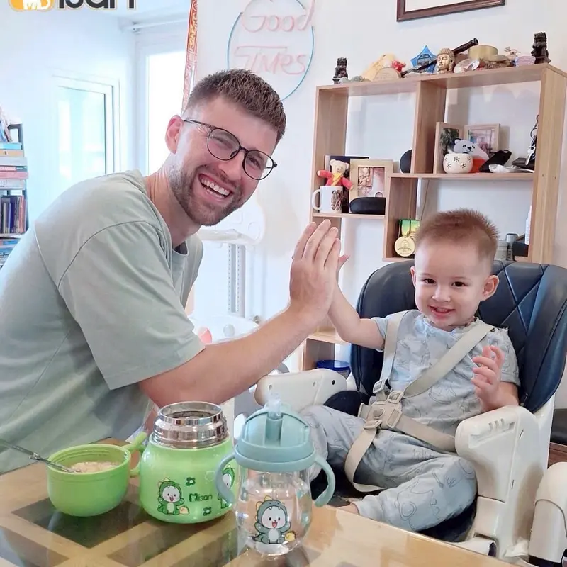 Bình Tập Hút Tritan Cao Cấp Misan, Chống Sặc, Chia Vạch, Ống Hút Mềm Tiện Lợi Cho Bé Shop Dua Hau Baby & Mom 2