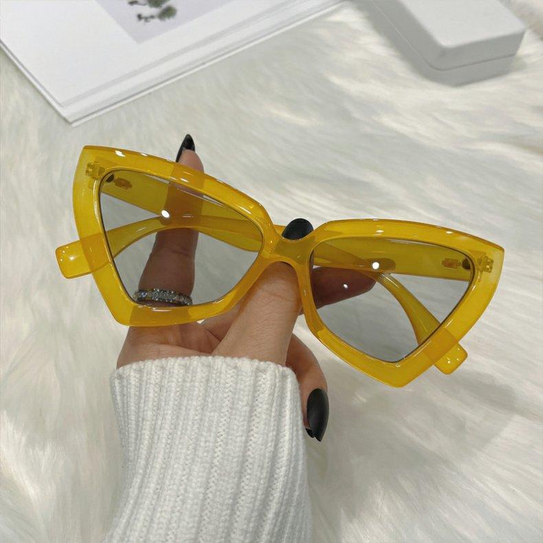 Product Introduction of Red Cat Eye Sunglasses Women New Fashion Style Triangle Shades Clear Candy Color Eyewear Vintage Sun Glasses for Women Fashion 3
