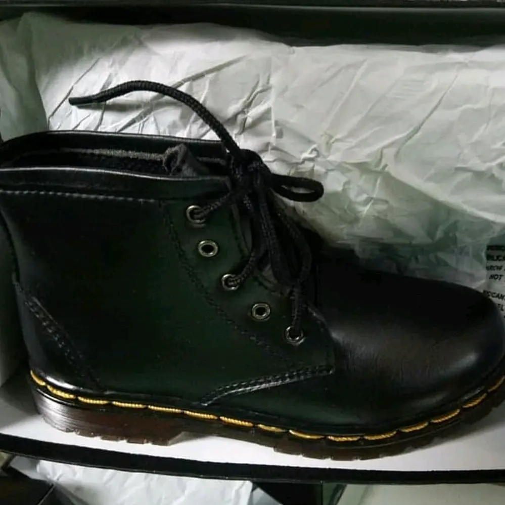 Docmart 5 hole anak Black