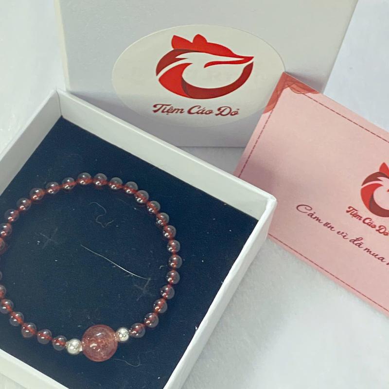 Vòng đá garnet và thạch anh dâu mang lại nguồn năng lượng tích cực 4